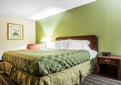 Rodeway Inn Claremont Room photo