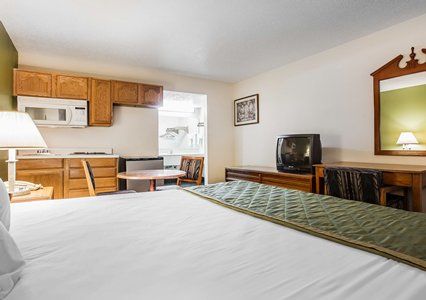 Rodeway Inn Claremont Room photo