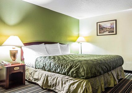 Rodeway Inn Claremont Room photo