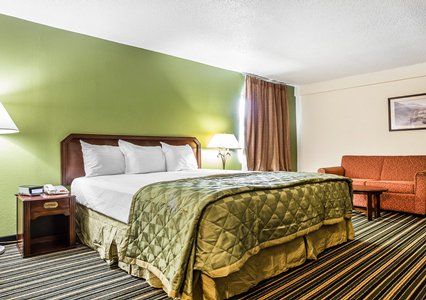 Rodeway Inn Claremont Room photo